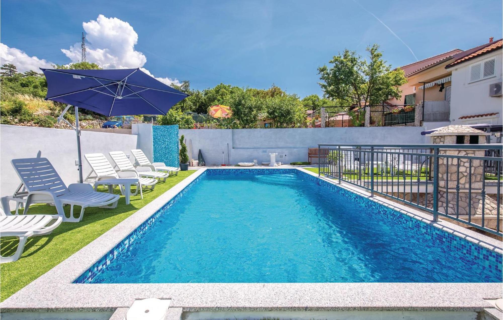 Nice Apartment In Crikvenica With Wifi Bagian luar foto