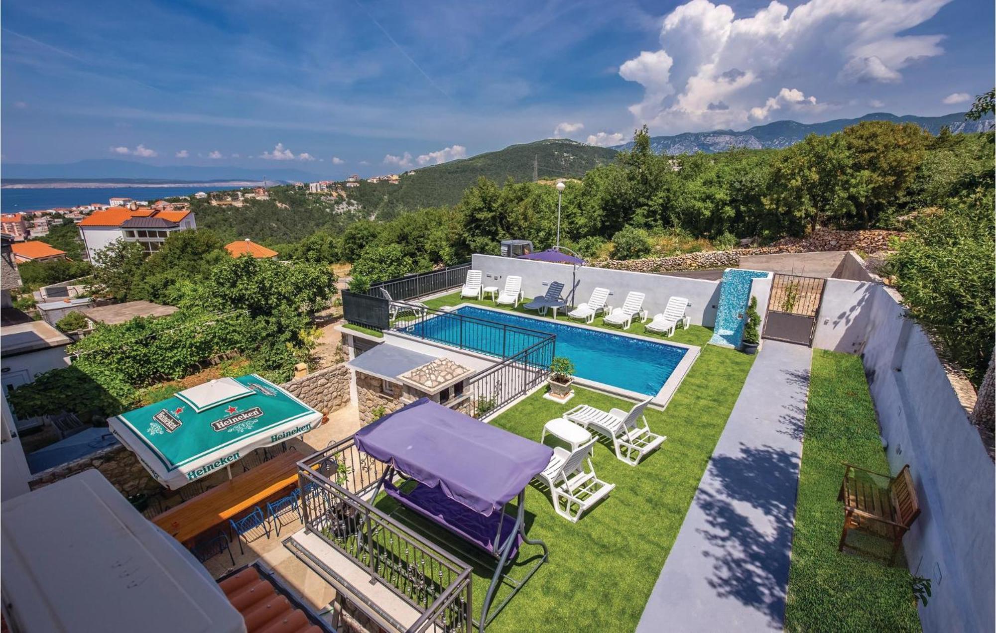 Nice Apartment In Crikvenica With Wifi Bagian luar foto